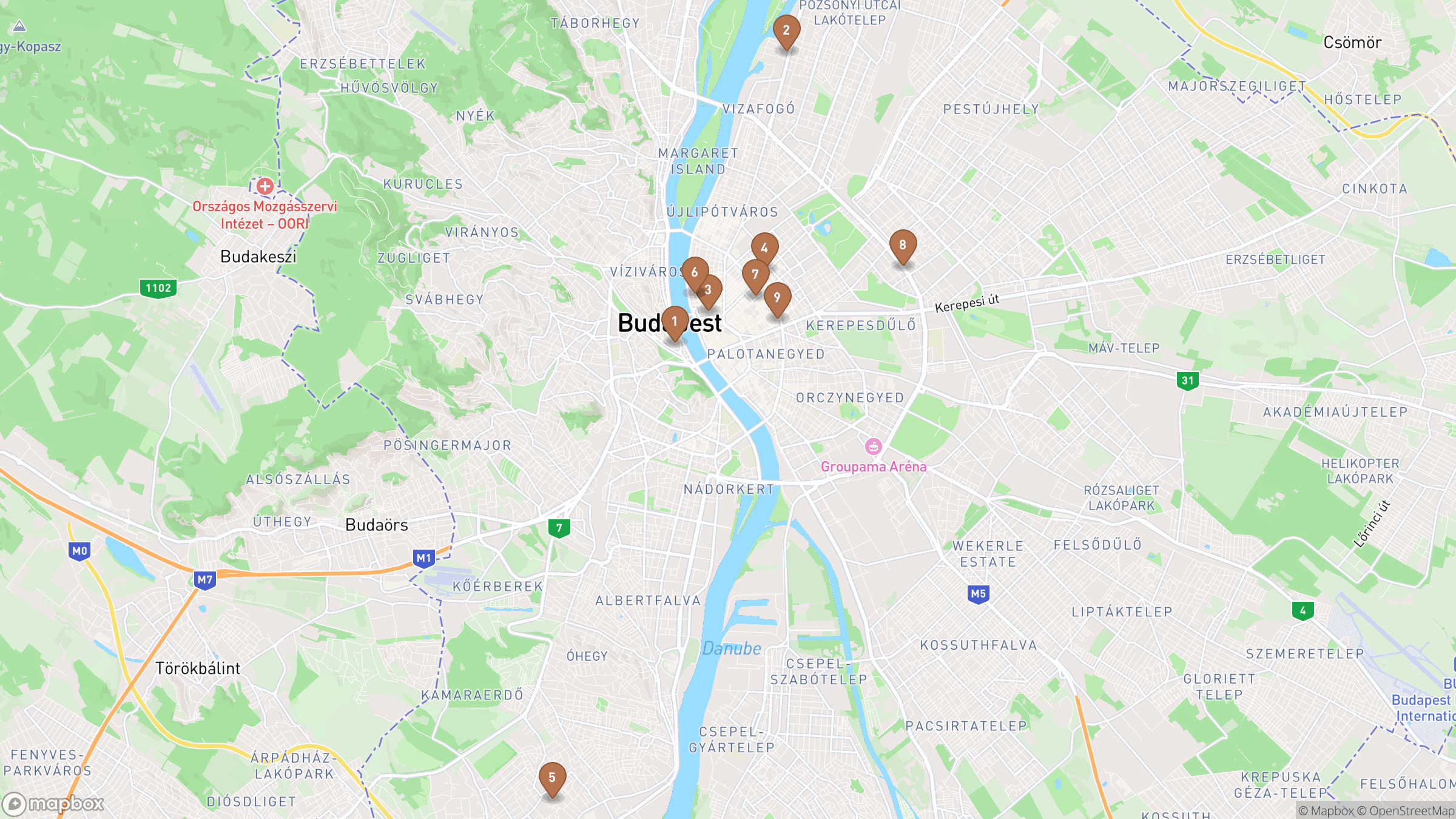 Map of Budapest highlighting Buda Castle, Chain Bridge, Gellért Hill, Andrássy Avenue.