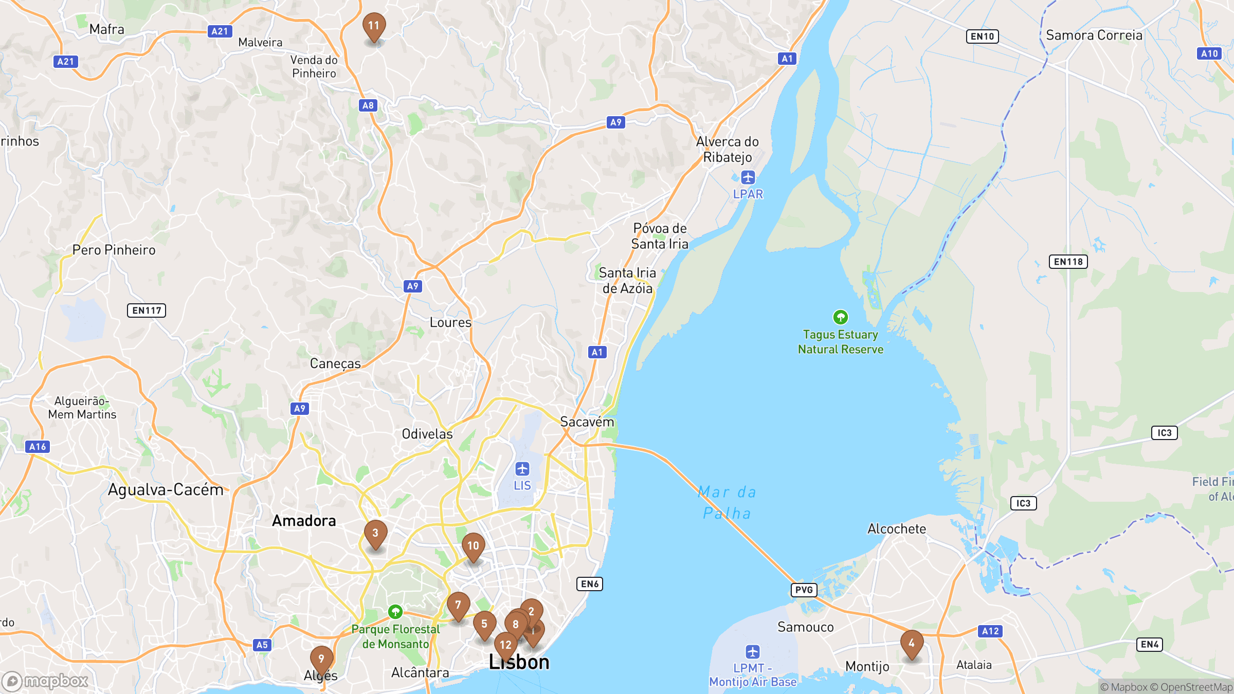 Map of Lisbon highlighting Alfama, Graça, Parque das Nações, Baixa.